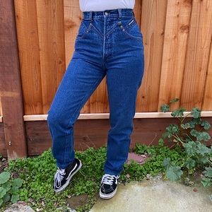 VINTAGE ROCKY MOUNTAIN JEANS!